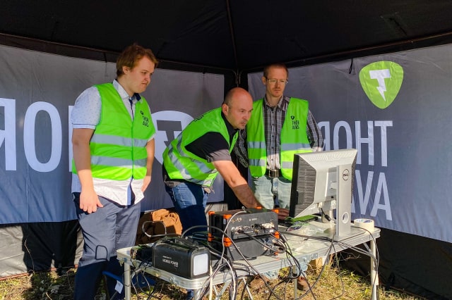 THOR AVAS team in the tent is checking the equipment